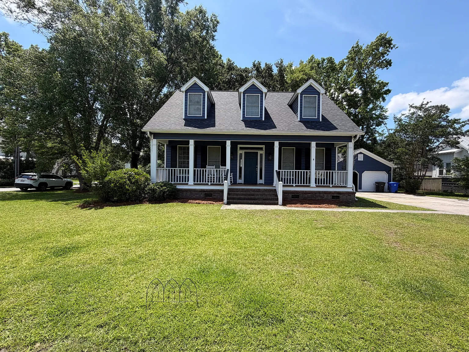 4 bed, 2.5 bath, 2056 sqft, $4,900 — Photo 1