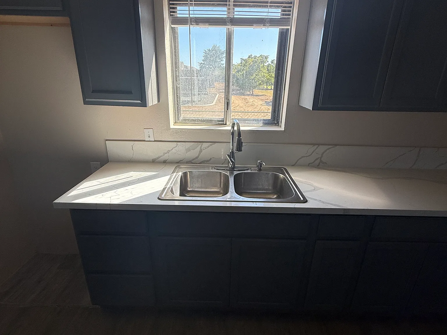 2 bed, 802 sqft, $1,600 — Photo 3
