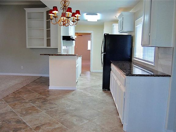 4th image of 4934 Pinehurst Dr