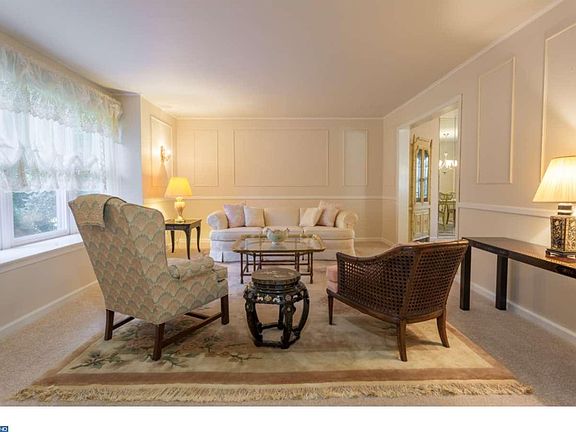 4th image of 308 Denford Way