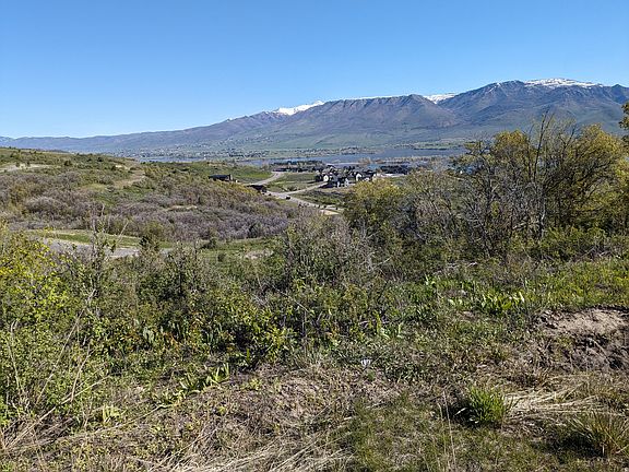 2nd image of 6000 E Old Snowbasin Rd