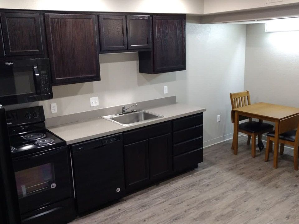 2nd image of 1405 W Granite St #193243