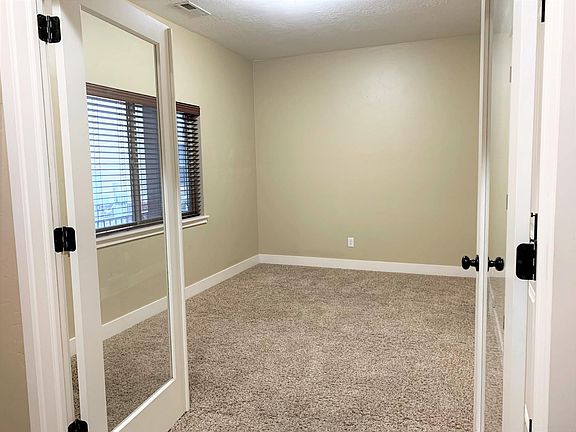 4th image of 3748 S Prairiewood Dr