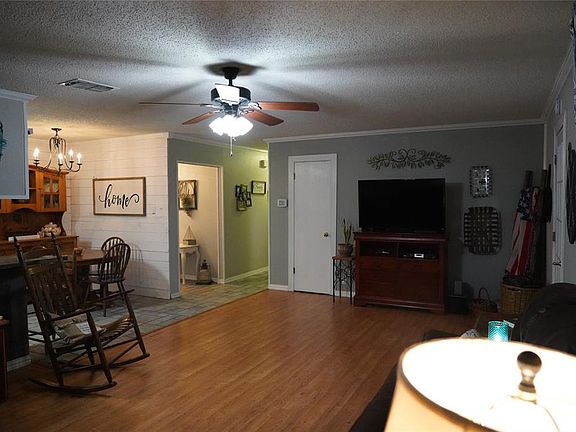 5th image of 621 NW Sandra Ln