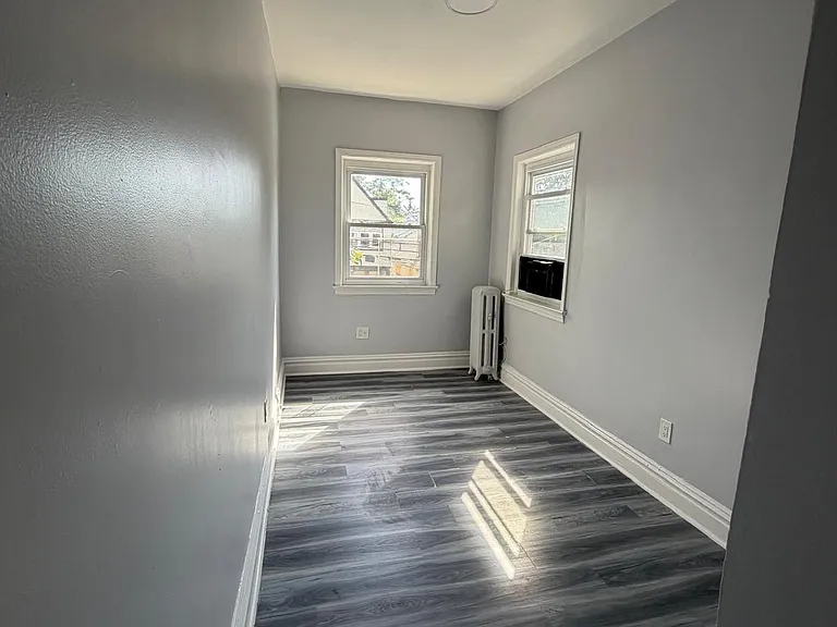 20 Wade St #2R — Photo 4