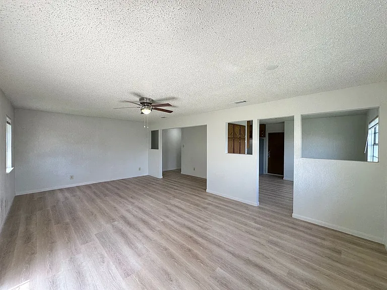 1300 Gowen Dr — Photo 6