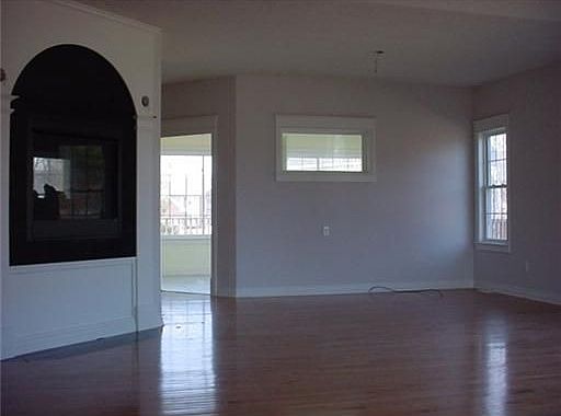 5th image of 6765 English Oak Dr