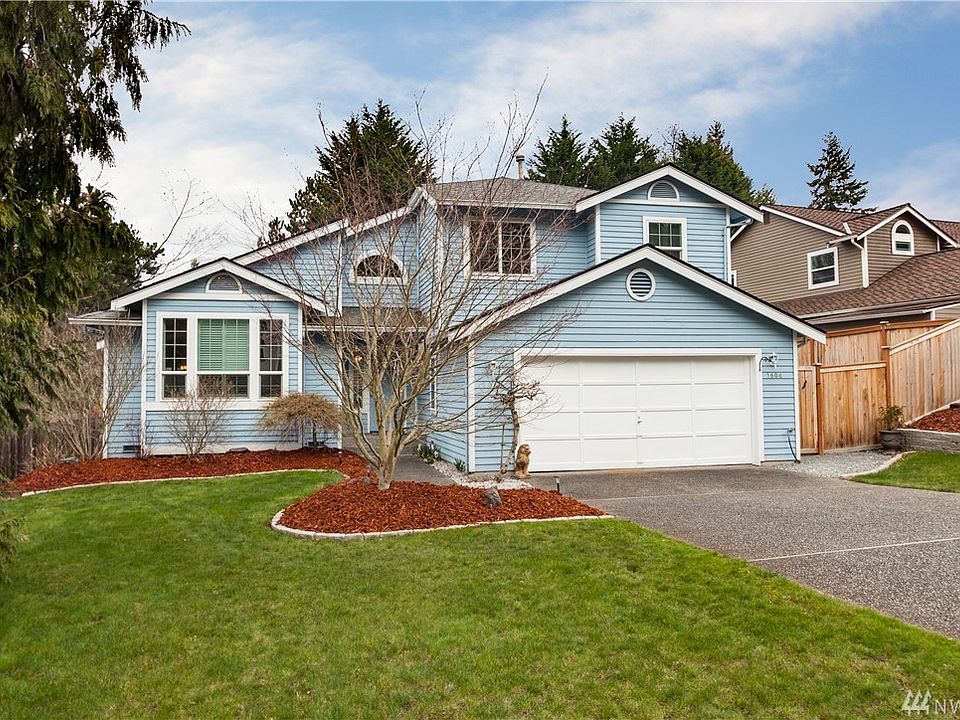 Beautifully-maintained 2-story home