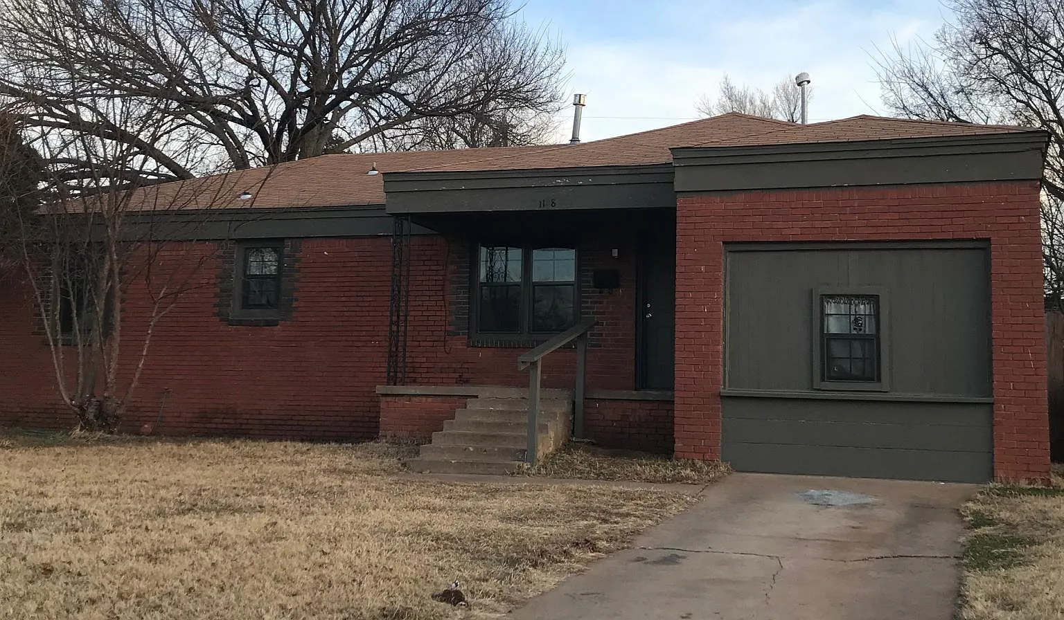 1128 Campbell Rd — Photo 1