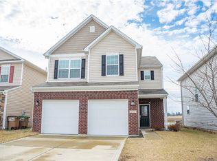 2523 Shadow Bend Dr, Columbus, IN 47201