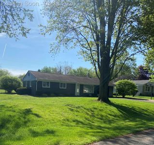6372 Peach Dr, Clarkston, MI, 48346