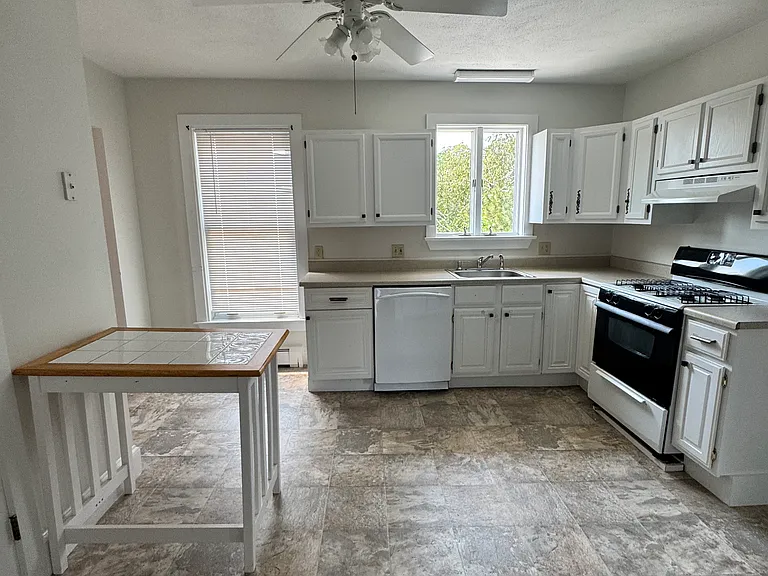 106 Hale St #2 — Photo 8