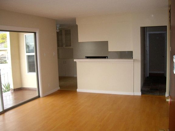 4th image of 1491 College View Dr APT B