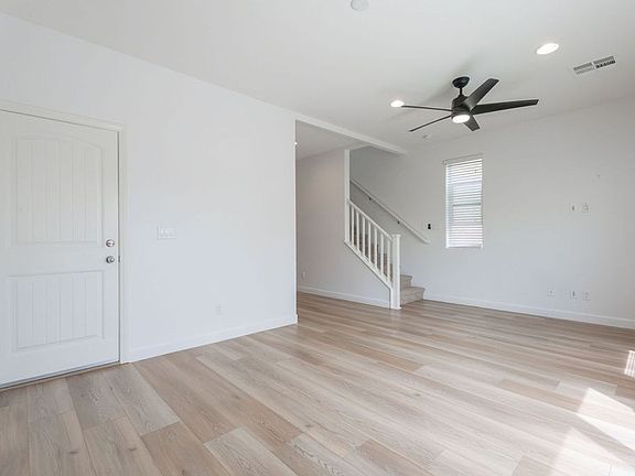 5th image of 5474 Enchanted Rose St