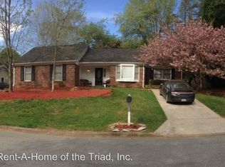 5321 N Oaks Dr, Greensboro, NC 27455