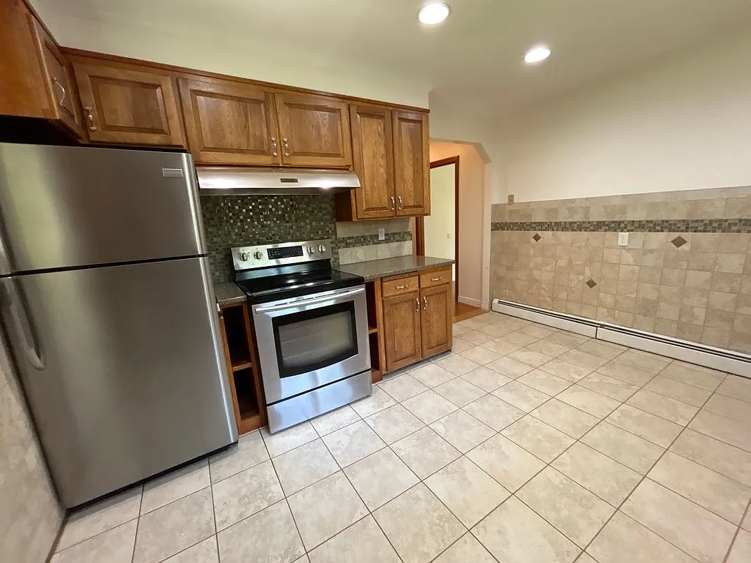 2 bed, 1.0 bath, 1232 sqft, $2,775 — Photo 4