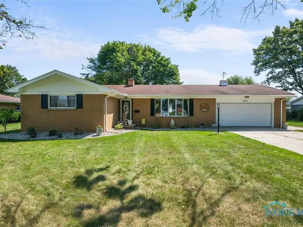 302 Allen St, Walbridge, OH 43465