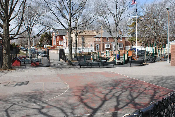 Sold by WRL Realty, LLC | media 23