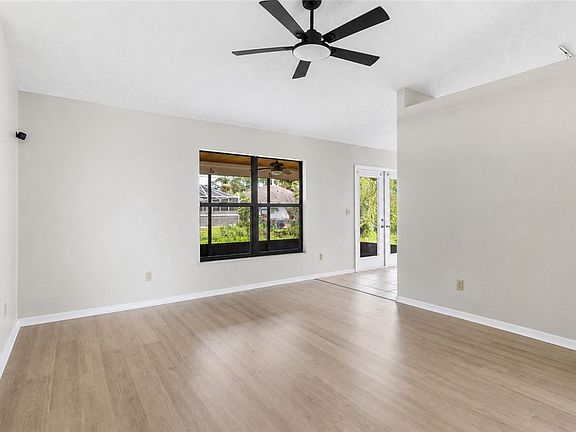 5th image of 538 Alamanda Ave