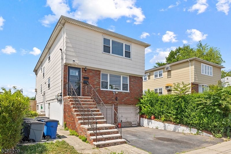 1st image of 25 Sanford Ave