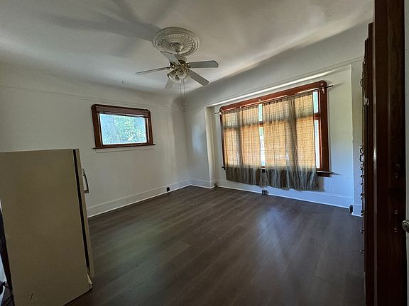 5th image of 205 S 12th St #7