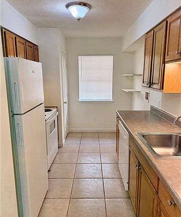 5th image of 4208 Eporia St