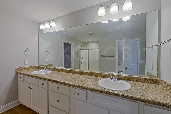 215 Orchard Ln — Photo 9