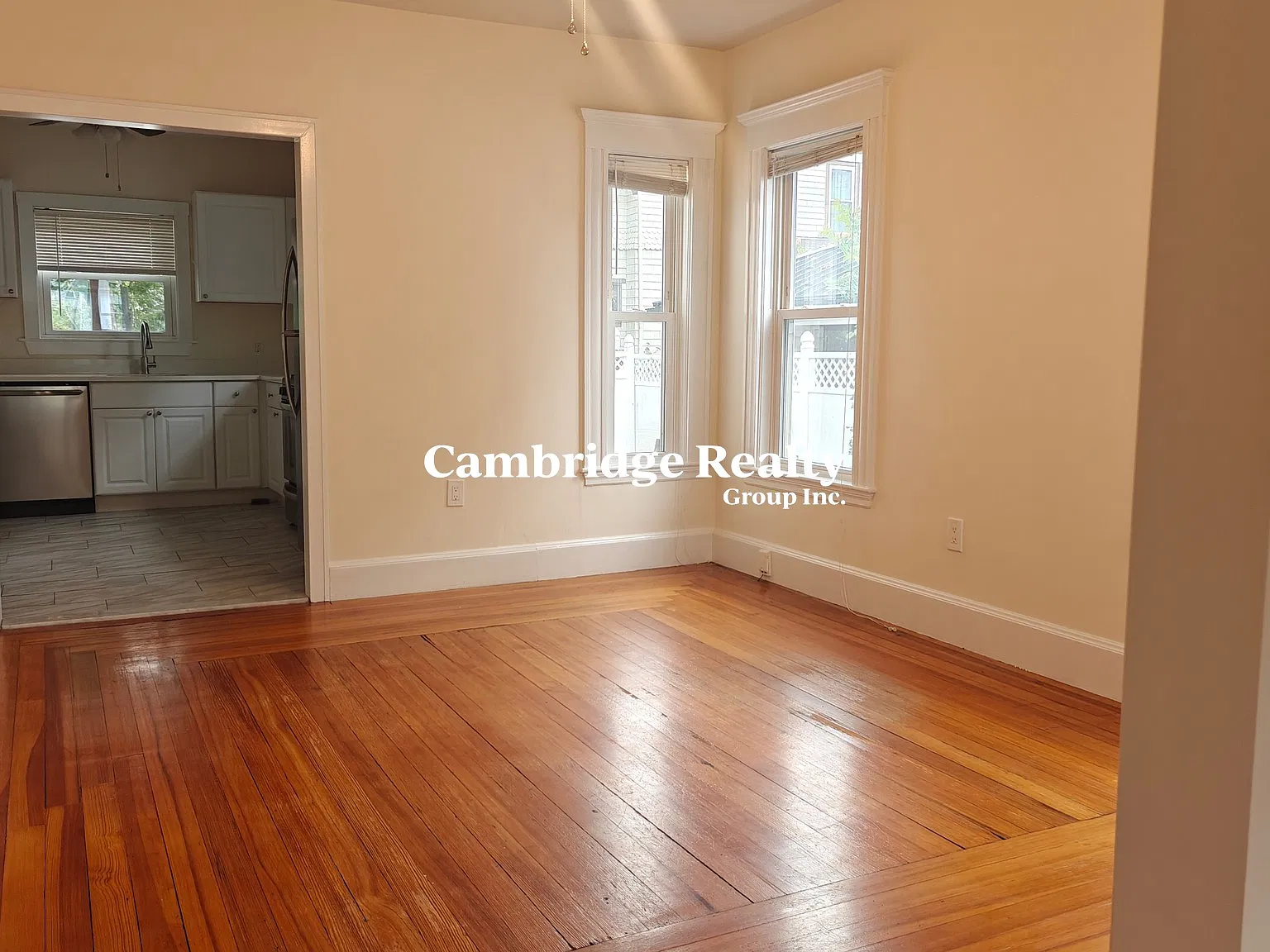 2 bed, 1.0 bath, 700 sqft, $2,700 — Photo 2
