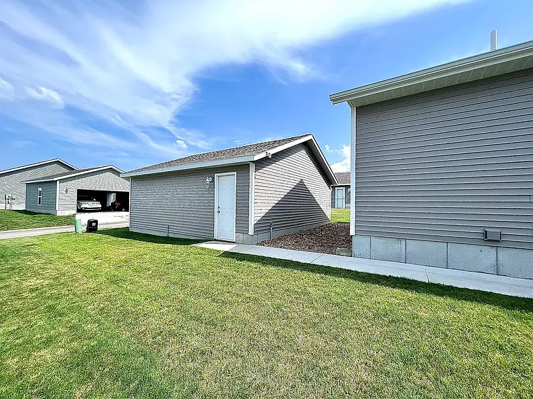 820 Sienna St — Photo 28