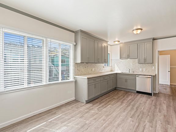 5th image of 398 Templeton Ave