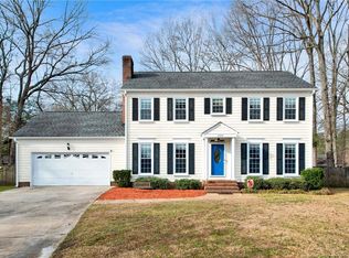 208 Renton Ct, Fayetteville, NC 28311