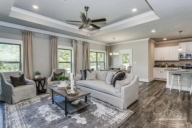 12522 Windsor Dr — Photo 3