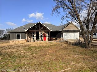 1101 S Railroad St, Poteau, OK 74953