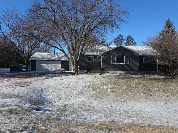 609 N Main St, White Lake, SD 57383