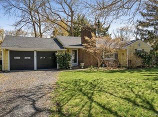 8 Crestwood Drive, Huntington Station, NY 11746