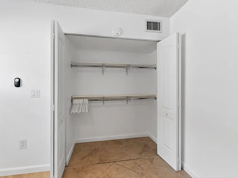 600 SW 2nd Ave #240 — Photo 27