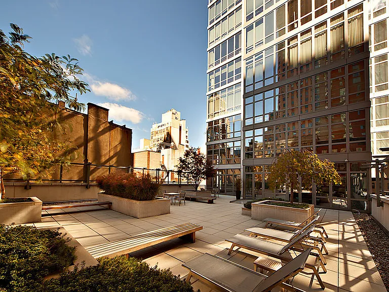 310 W 52nd St #5G — Photo 14