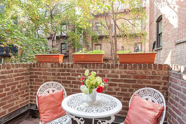 Sold by Brown Harris Stevens | media 19