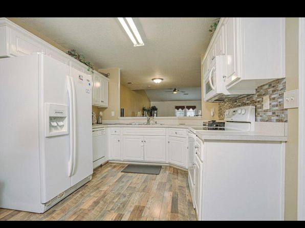 209 Shamrock Dr #209