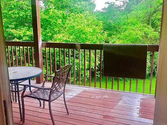 2nd image of 1812 Eaton Rd APT 8