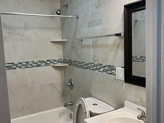 5th image of 258 S 52nd St #1