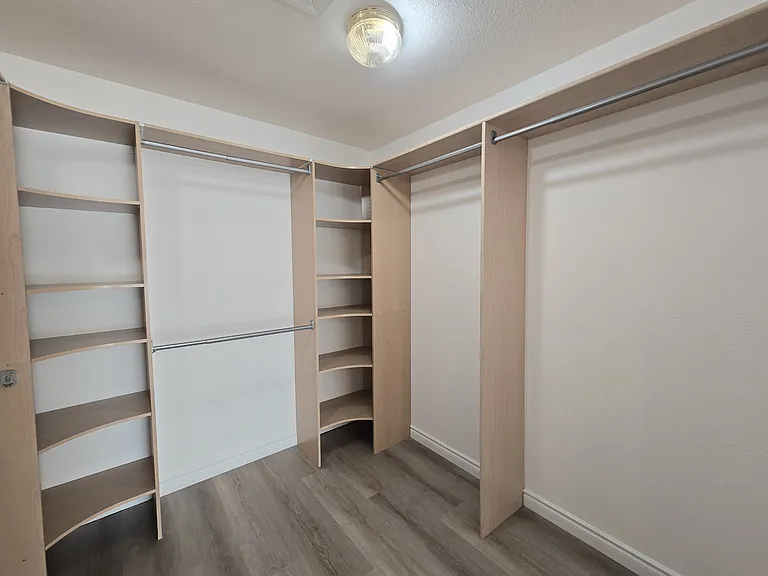 1612 N Torrey Pines Dr #104 — Photo 13