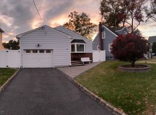 196 Galloping Hill Rd, Roselle Park, NJ 07204