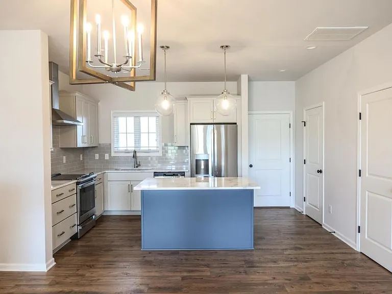 2050 Kyles Way — Photo 5