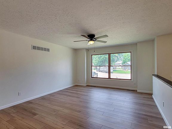 4th image of 3241 W 64th Street Ct