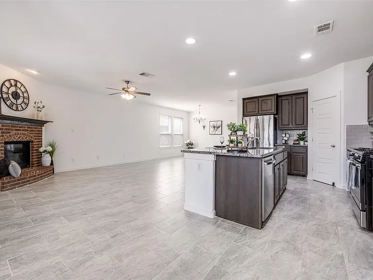 1728 Heron Way — Photo 10