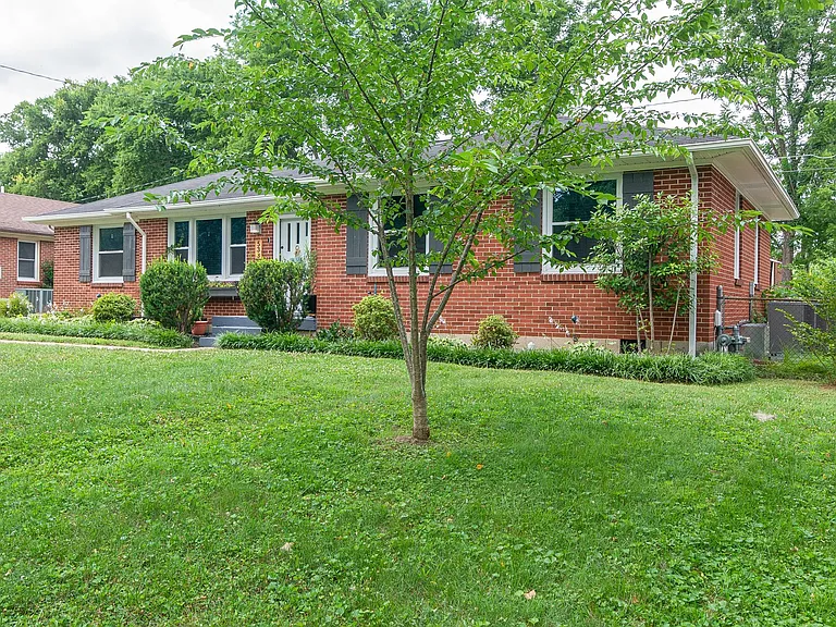 533 American Rd — Photo 2