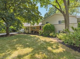 520 Hillboro Dr, Bloomfield Hills, MI 48301