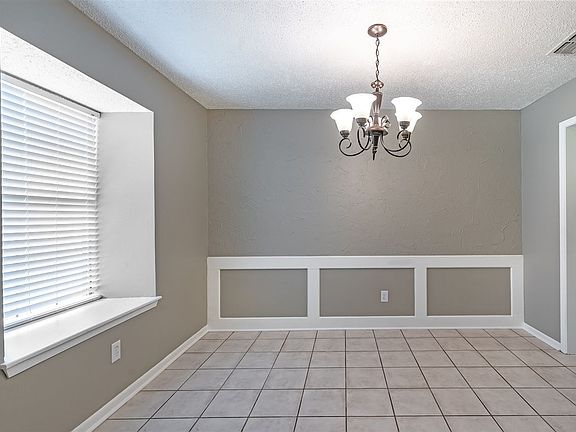 4th image of 205 Terese Dr