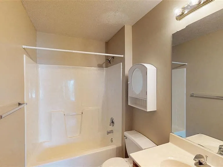 Oakmont Estates — Photo 11